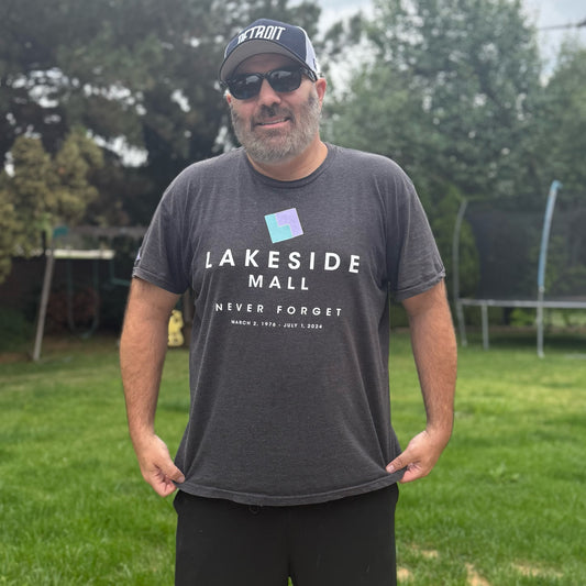 Lakeside Mall- Macumb Daily-Tee