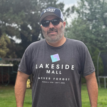Lakeside Mall- Macumb Daily-Tee